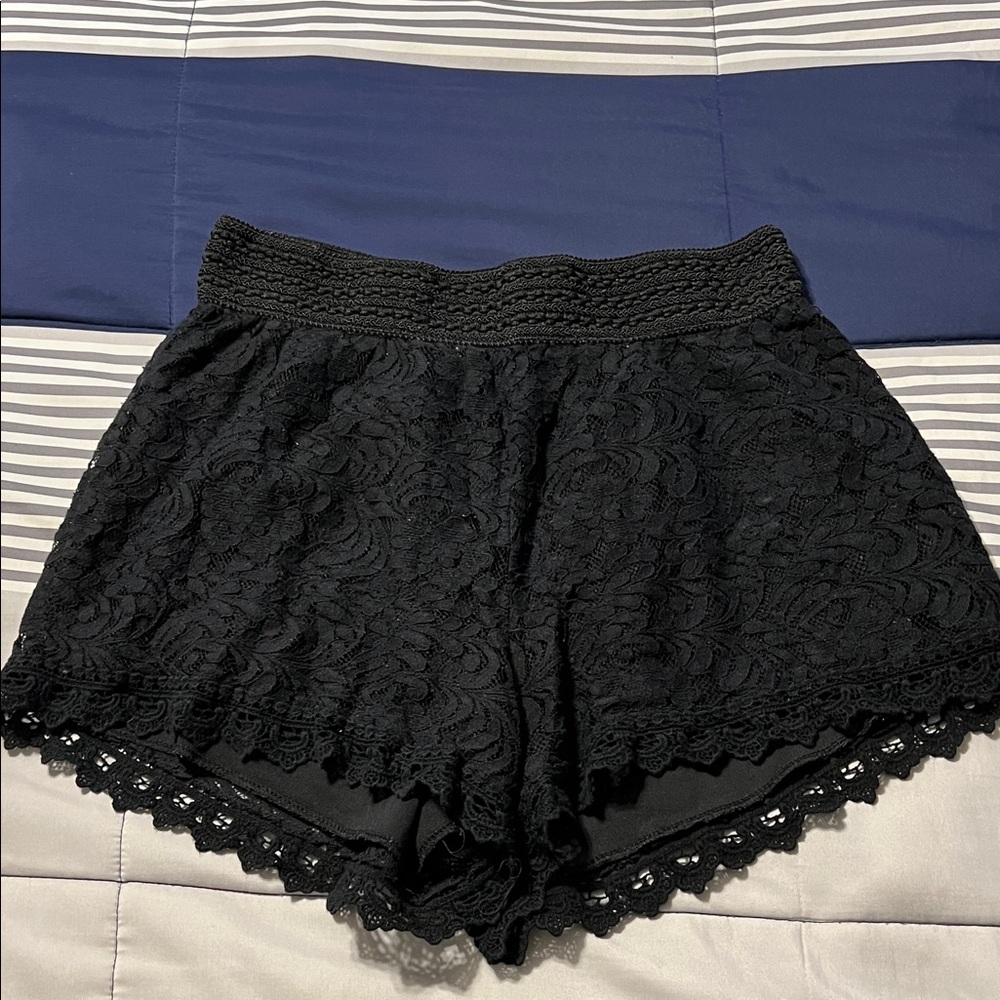 Women’s Black Lace Overlay Shorts | Elastic waistband | Size: 1X